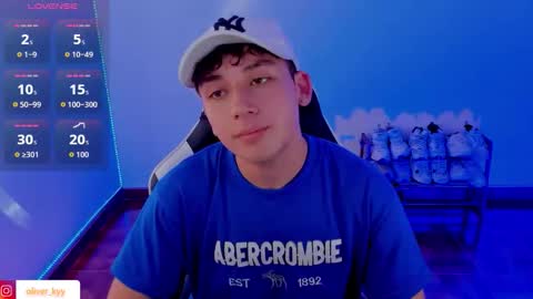 Snapshot of oliver_kyy chatting on 09/12/25, 07:36 oliveeer online show from 09/12/25, 07:36