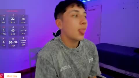 Snapshot of oliver_kyy chatting on 11/08/25, 06:29 oliveeer online show from 11/08/25, 06:29