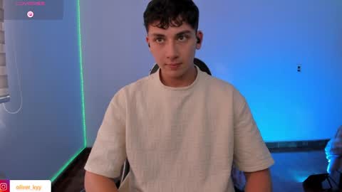 Snapshot of oliver_kyy chatting on 06/02/26, 09:28 oliveeer online show from 06/02/26, 09:28