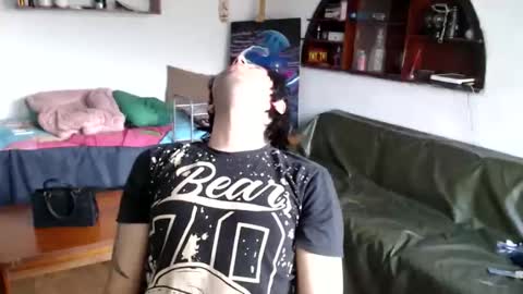 oliver_laid_2023 online show from 11/18/25, 08:46