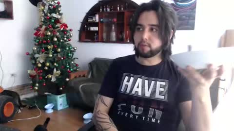 oliver_laid_2023 online show from 12/20/25, 07:43