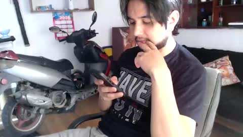 Snapshot of oliver_laid_2023 chatting on 05/16/26, 07:56 oliver_laid_2023 online show from 05/16/26, 07:56