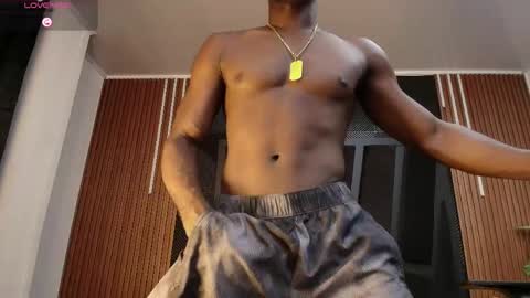 OLIVER LAURENT online show from 04/20/26, 11:28