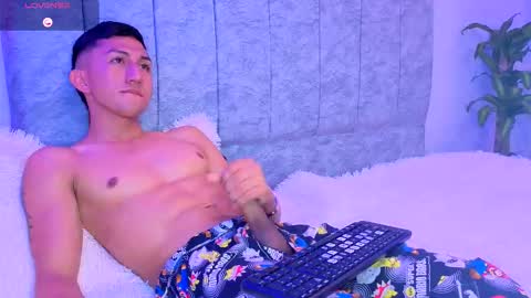 Snapshot of oliver_mr_ chatting on 09/19/25, 06:30 oliver mr online show from 09/19/25, 06:30