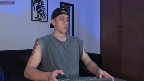 Snapshot of oliver_plata_ chatting on 11/02/25, 03:42 Oliver online show from 11/02/25, 03:42