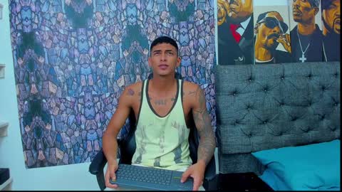 Snapshot of oliver_smith_2 chatting on 01/05/25, 09:03 oliver_smith_2 online show from 01/05/25, 09:03