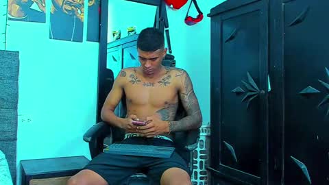 oliver_smith_2 online show from 11/23/25, 12:16