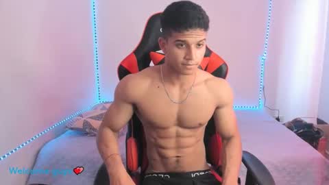 Snapshot of oliver_thompsson chatting on 12/19/24, 04:46 oliver thompsson online show from 12/19/24, 04:46