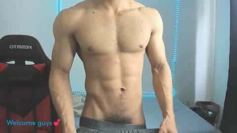 Snapshot of oliver_thompsson chatting on 11/19/25, 02:06 oliver thompsson online show from 11/19/25, 02:06