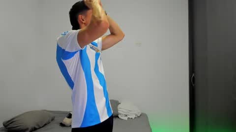 Oliver bennet online show from 02/25/25, 01:41