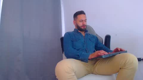 oliver online show from 12/23/24, 09:18