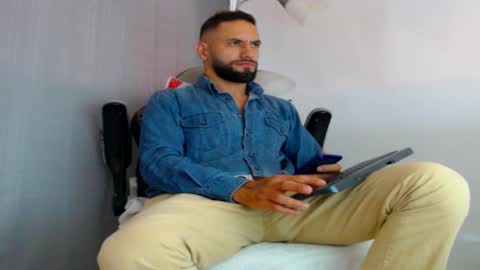 oliver online show from 09/12/25, 05:24