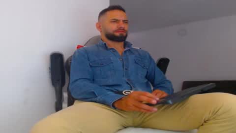 oliver online show from 09/26/25, 05:39