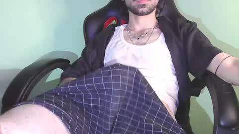 Snapshot of olivereff chatting on 06/21/26, 09:39 Oliver online show from 06/21/26, 09:39