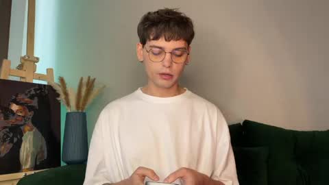 Snapshot of oliverlawrence chatting on 05/29/26, 08:12 oliverlawrence online show from 05/29/26, 08:12