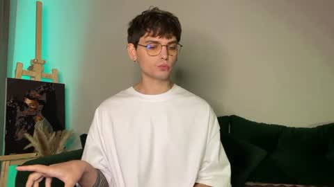 oliverlawrence online show from 07/12/26, 09:06