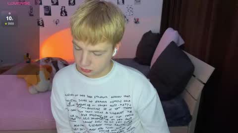 oliver online show from 10/20/25, 01:00