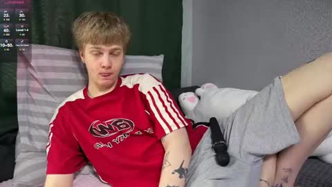 Snapshot of olivertasty chatting on 05/04/26, 12:01 oliver online show from 05/04/26, 12:01