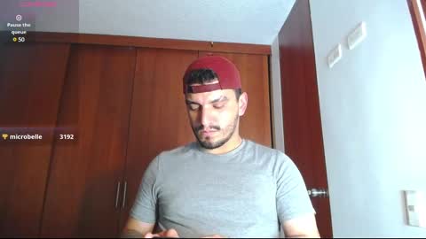 Snapshot of olivervitale chatting on 01/12/25, 03:57 Oliver online show from 01/12/25, 03:57