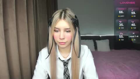 Olivia online show from 12/05/25, 06:11