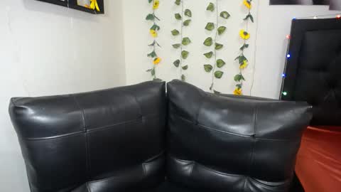 OLIVIA online show from 01/22/25, 02:15