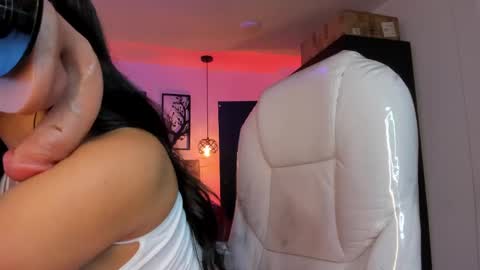 Olivia online show from 02/01/25, 10:26