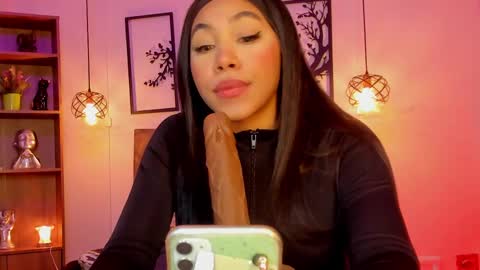 Olivia online show from 02/06/25, 04:10