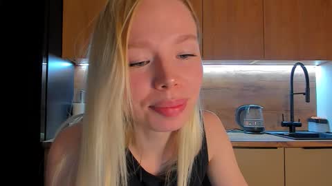 Olivia 3 online show from 02/25/26, 09:46