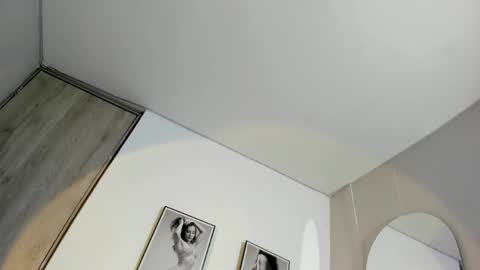 Olivia Collins online show from 04/30/26, 12:00