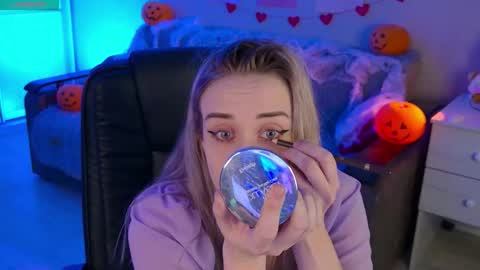 olivia_daze online show from 11/03/25, 07:37