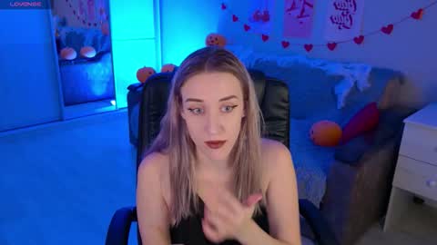 olivia_daze online show from 11/04/25, 07:24