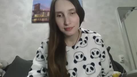 Snapshot of olivia_dream1 chatting on 10/25/25, 10:04 Olivia online show from 10/25/25, 10:04