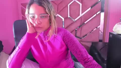  OLIVIA  online show from 02/04/25, 03:33