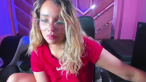  OLIVIA  online show from 02/20/25, 06:50