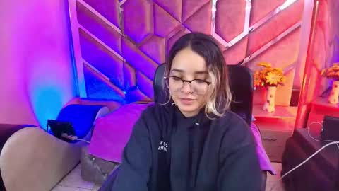  OLIVIA  online show from 12/16/25, 03:55