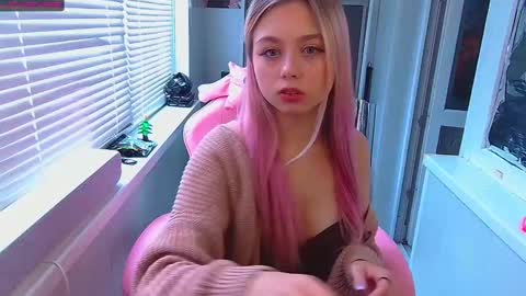 Olivia online show from 12/02/24, 07:47