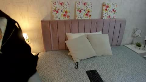 olivia online show from 11/08/25, 04:56