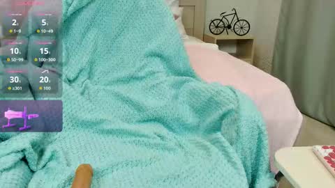 Olivia Hi guys Follow me  online show from 10/06/25, 12:19