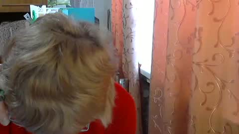 Olivia Mia online show from 04/10/26, 09:14