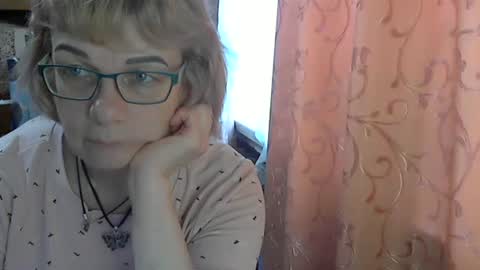 Olivia Mia online show from 05/17/26, 02:13