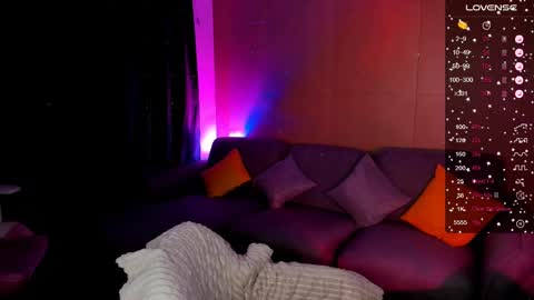 Snapshot of olivia_munn chatting on 02/14/25, 02:39 Olivia online show from 02/14/25, 02:39