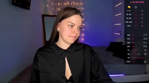 Snapshot of olivia_munn chatting on 02/16/25, 09:37 Olivia online show from 02/16/25, 09:37