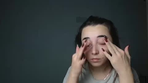 Olivia online show from 11/11/25, 11:54