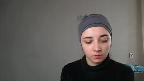 Olivia online show from 11/25/25, 11:21