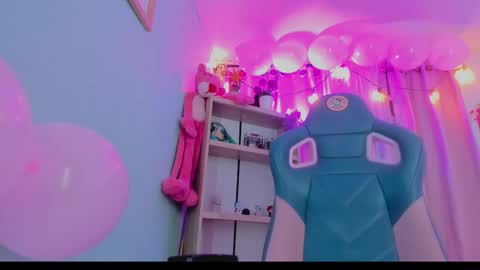 Snapshot of olivia_pretty_ chatting on 02/14/25, 12:19 olivia_pretty_ online show from 02/14/25, 12:19