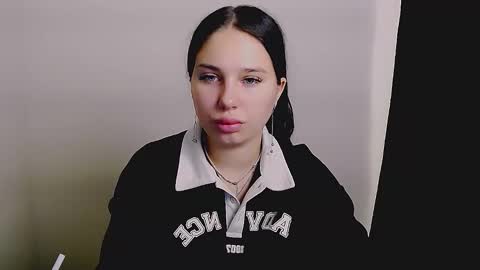 Olivia online show from 09/19/25, 03:30