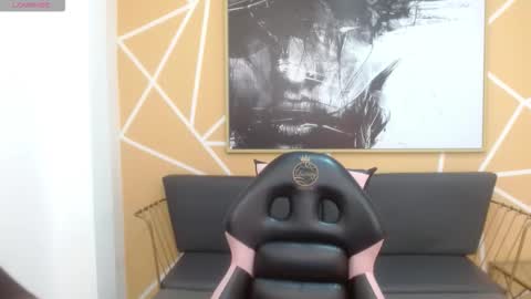 Olivia online show from 01/11/26, 01:05