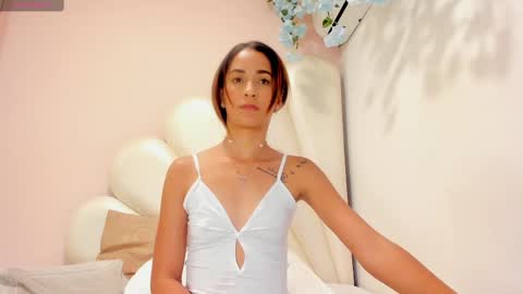 Olivia online show from 02/15/25, 10:52