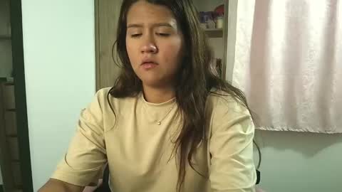 Olivia online show from 10/24/25, 12:56