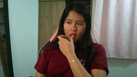 Olivia online show from 04/01/26, 01:41